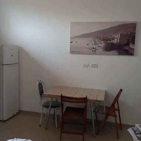 Apartamento פינה שקטה דקה הליכה לכנרת והטיילת Tiberíades Exterior foto